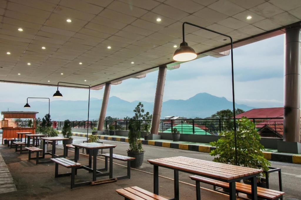 Super Oyo Capital O 483 Tamansari Panoramic Bandung Exterior foto