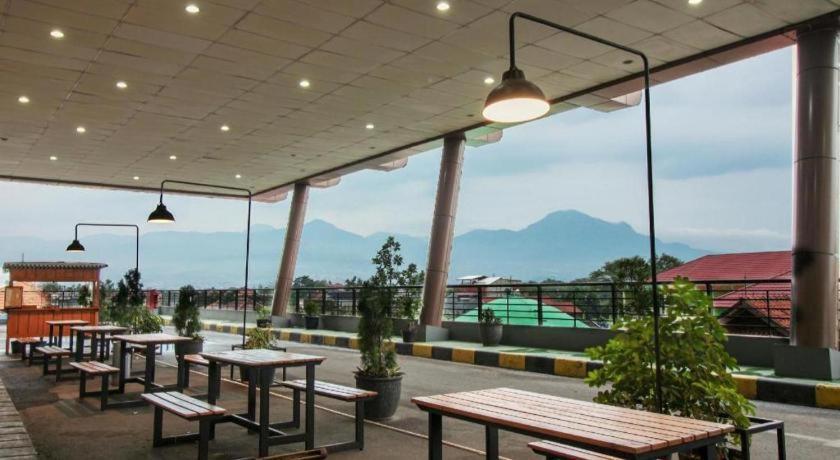Super Oyo Capital O 483 Tamansari Panoramic Bandung Exterior foto